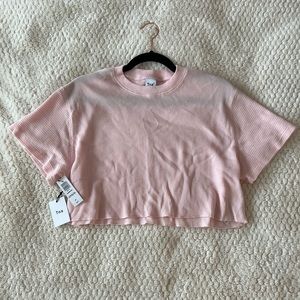 Aritzia TNA Hammond Cropped Tshirt - size small - pink - NWT